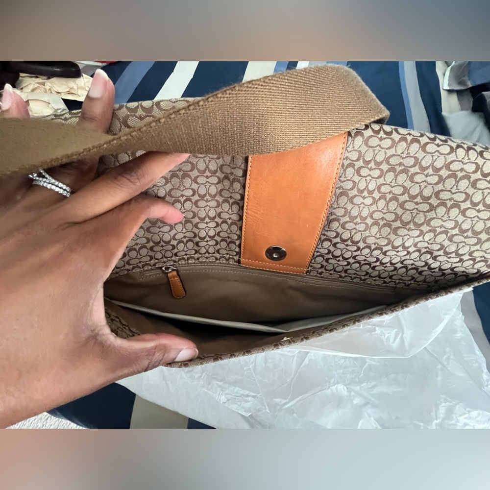 Coach NWT Khaki/Natural Signature Canvas & Leather Diaper/Messenger Bag (F77004) - Picture 12 of 15